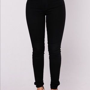 Coraline High Rise Jeans- Black (FASHION NOVA)